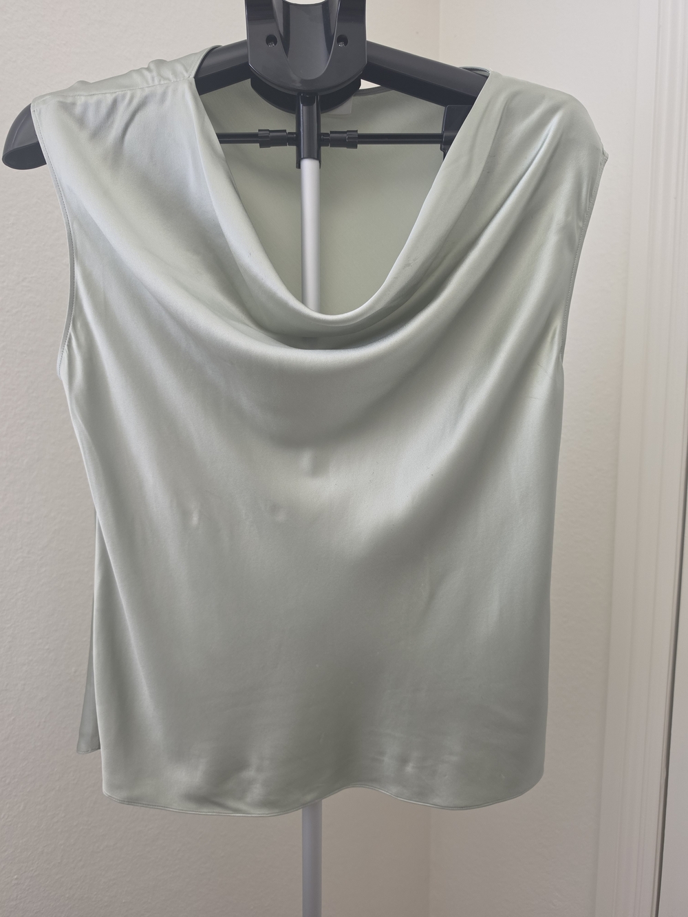 LILYSILK 100% Mulberry Silk Cowl Neck Sleeveless Top Sage Green Size 12 - Picture 1 of 5